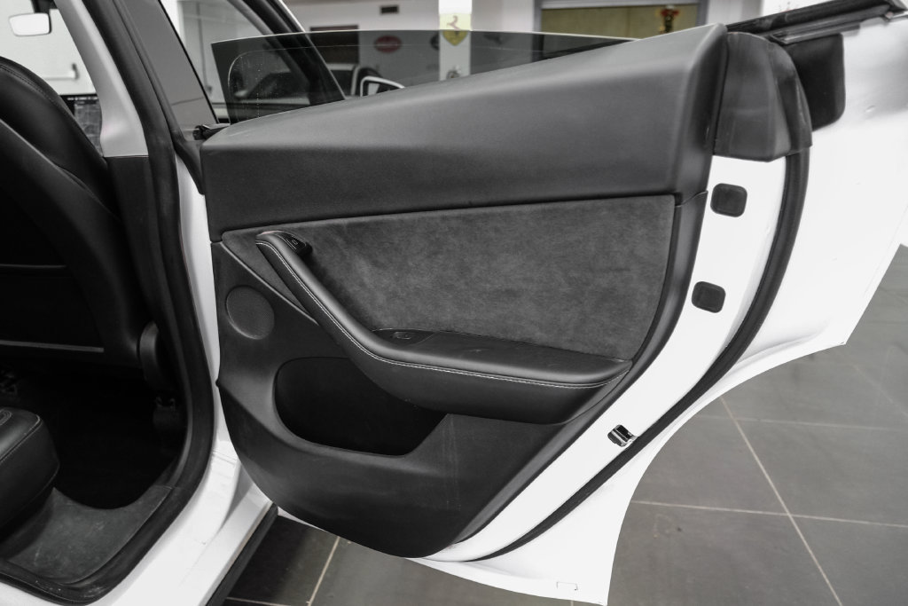 Used 2021 Tesla Model Y Long Range AWD/4WD image 39