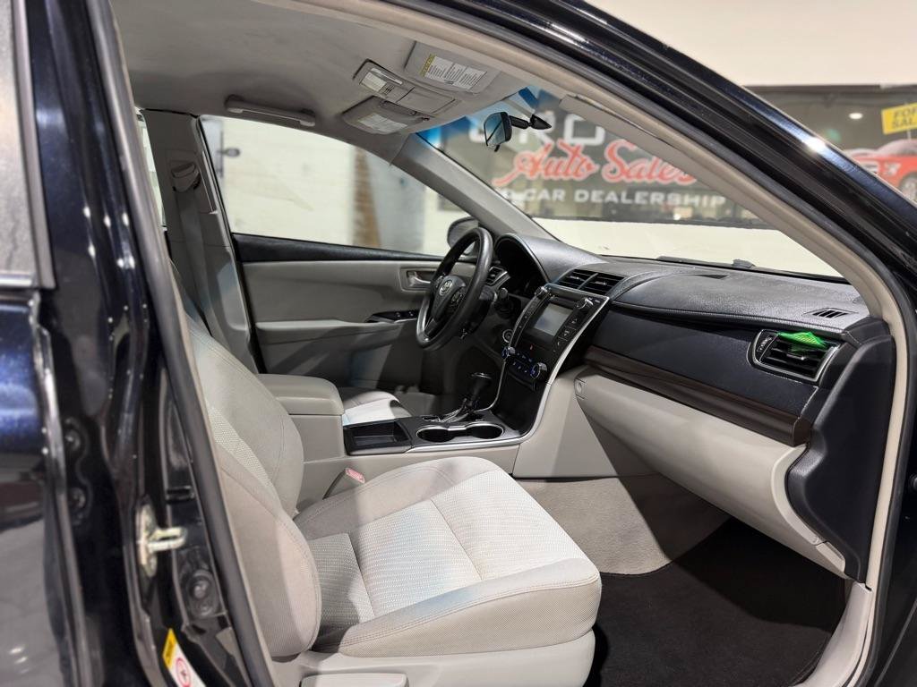 Used 2017 Toyota Camry LE FWD image 14