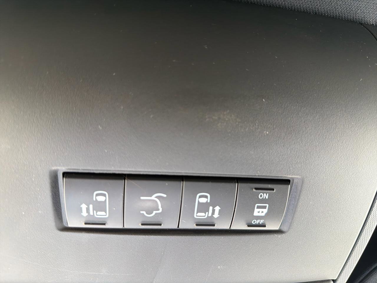 Used 2019 Dodge Grand Caravan SXT FWD image 26