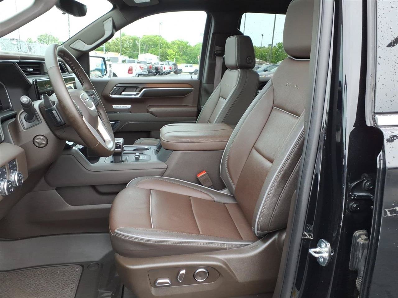 Used 2024 GMC Sierra 1500 Denali w/ Technology Package AWD/4WD image 15