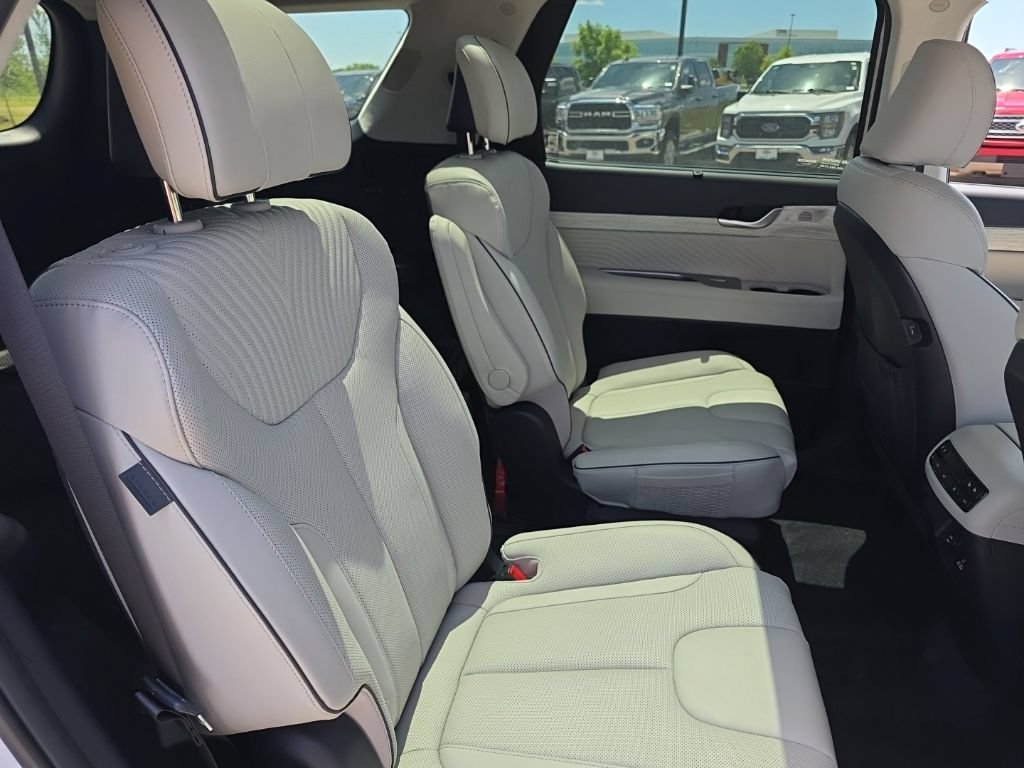 Used 2025 Hyundai Palisade Calligraphy AWD/4WD image 23