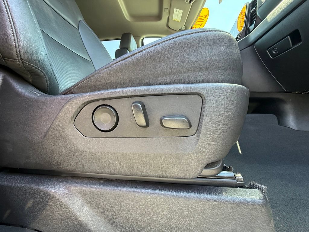 Used 2025 GMC Sierra 1500 SLT RWD image 15