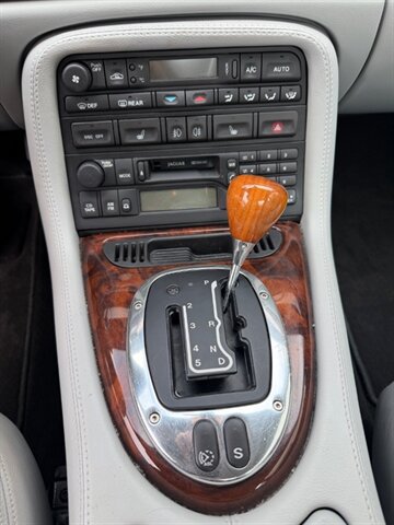 Used 2005 Jaguar XK8 Coupe RWD image 21