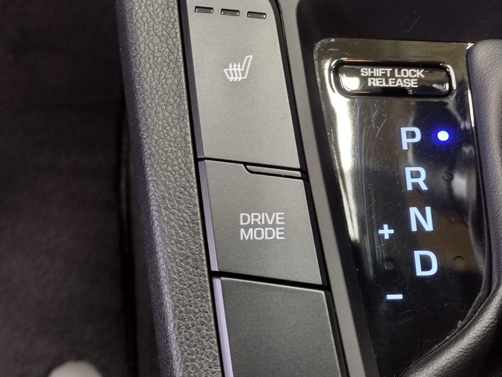 Used 2018 Hyundai Elantra Sport w/ Sport Premium Package 03 FWD image 30