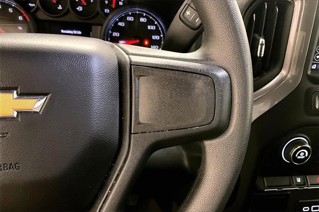 Used 2024 Chevrolet Silverado 2500 Custom image 13