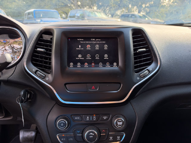 Used 2019 Jeep Cherokee Latitude w/ Popular Appearance Group FWD image 13