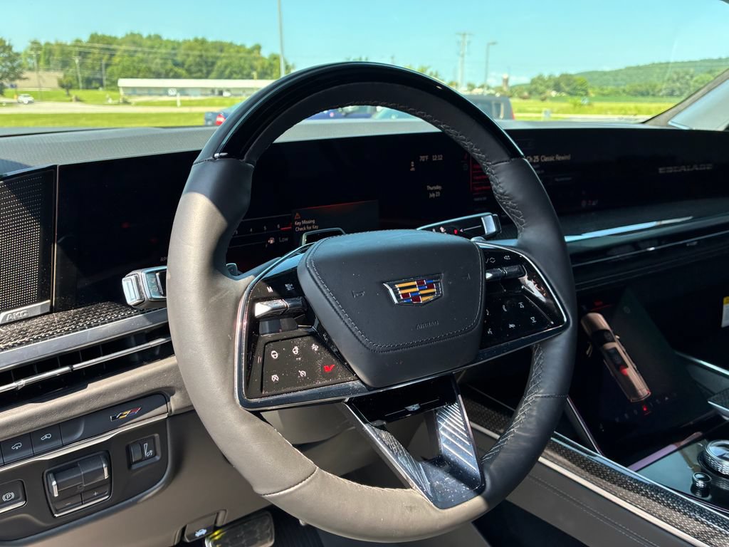 Used 2025 Cadillac Escalade V AWD/4WD image 11