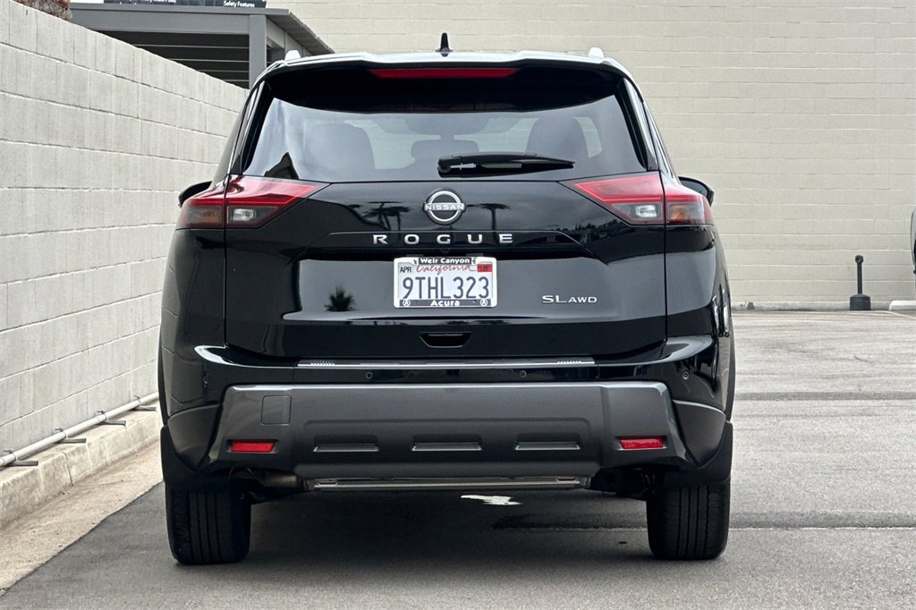 Used 2025 Nissan Rogue SL image 8