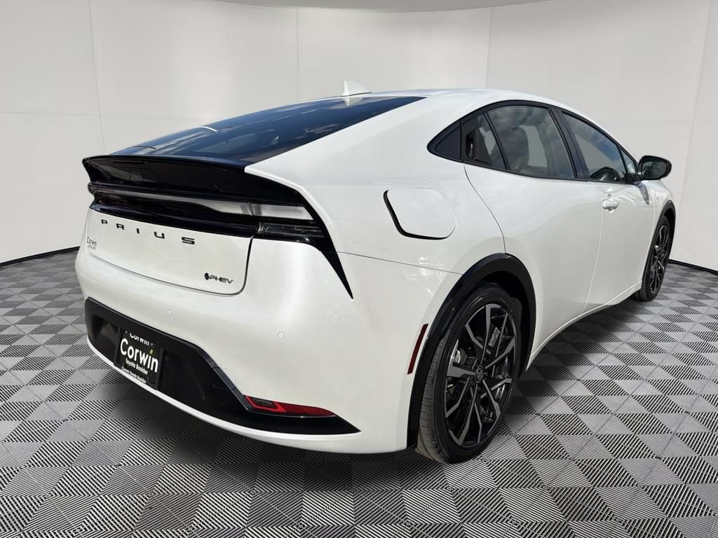 Used 2025 Toyota Prius Plug-In Hybrid FWD image 7