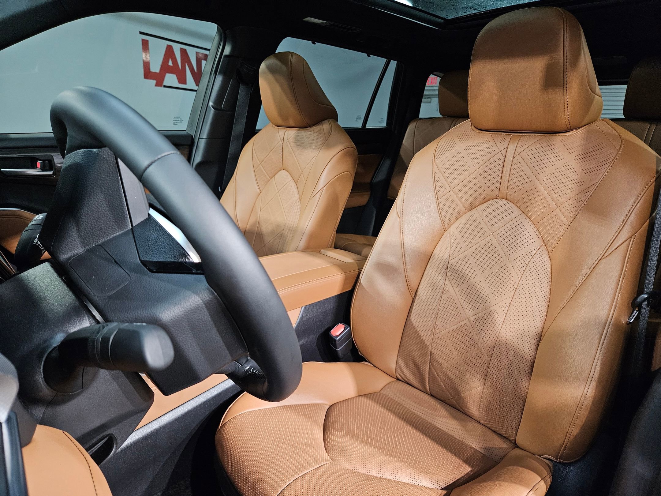 Certified 2025 Toyota Highlander Platinum image 24