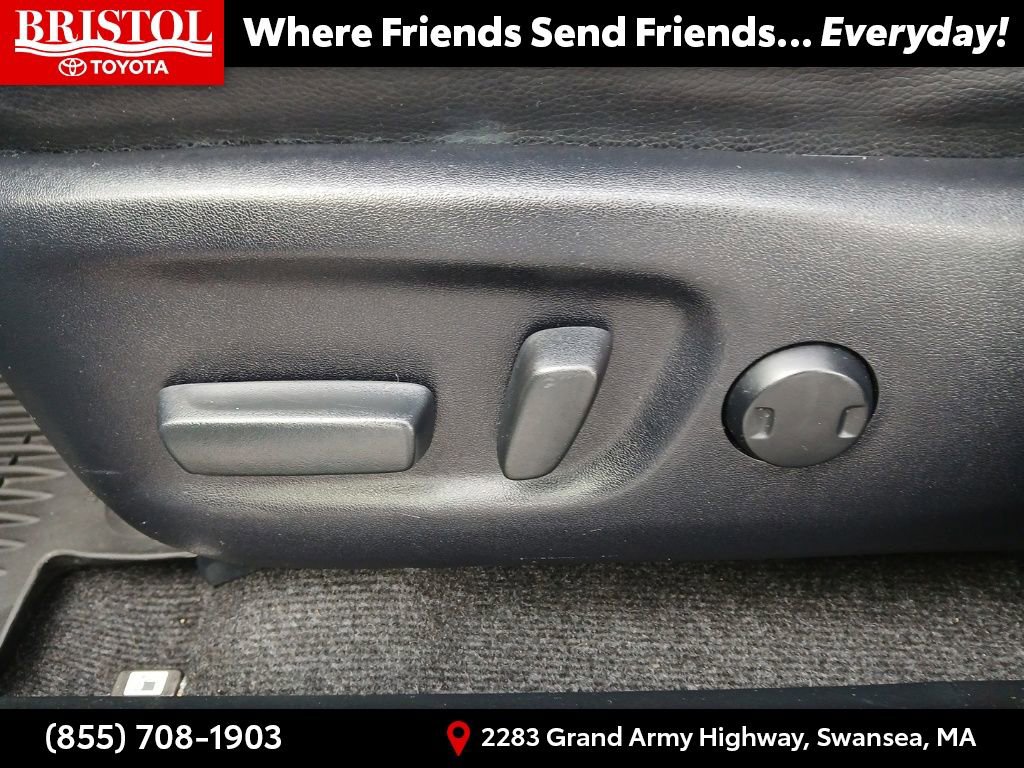 Used 2016 Toyota RAV4 Limited image 20