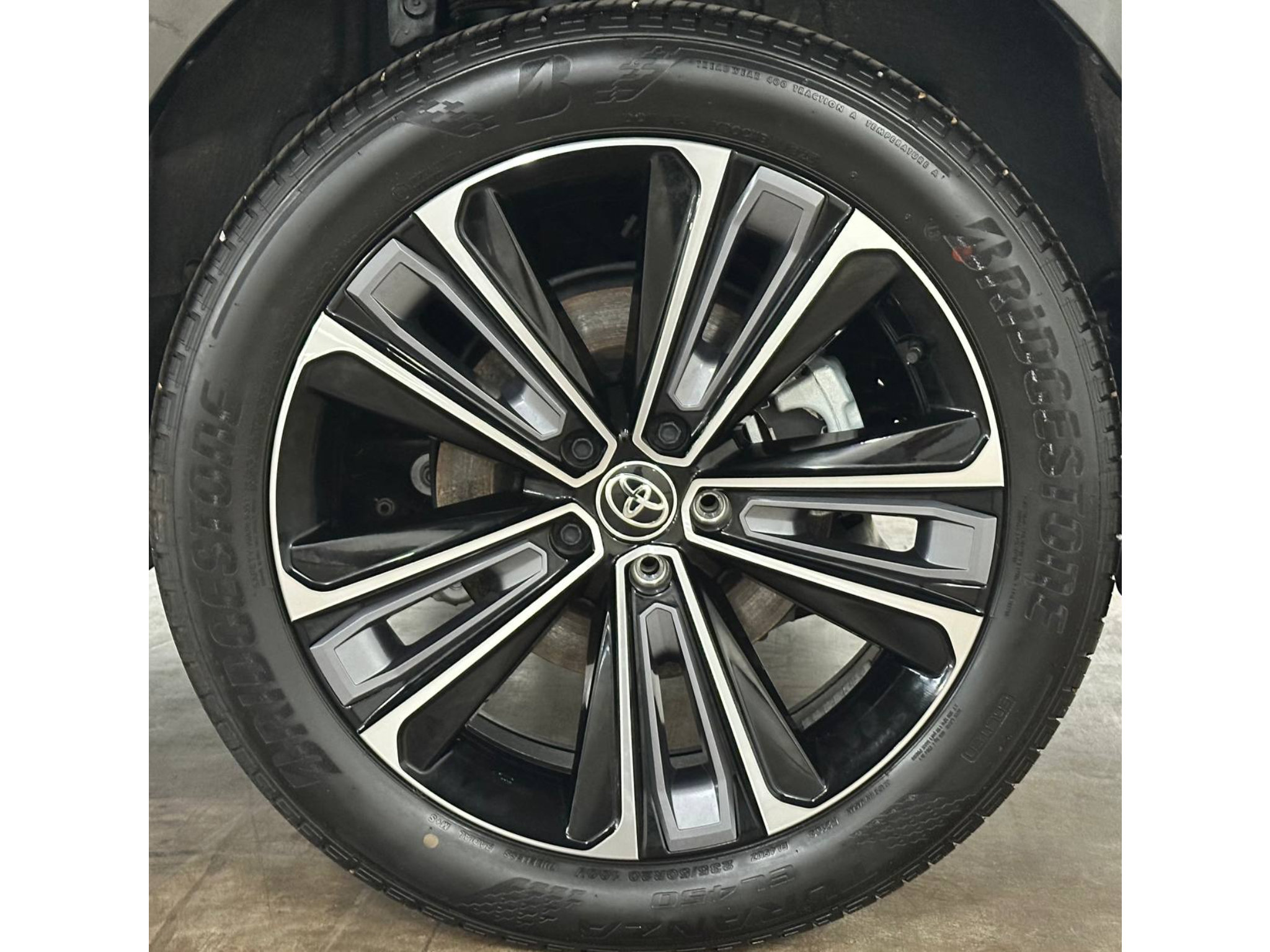 Used 2025 Toyota bZ4X AWD image 11