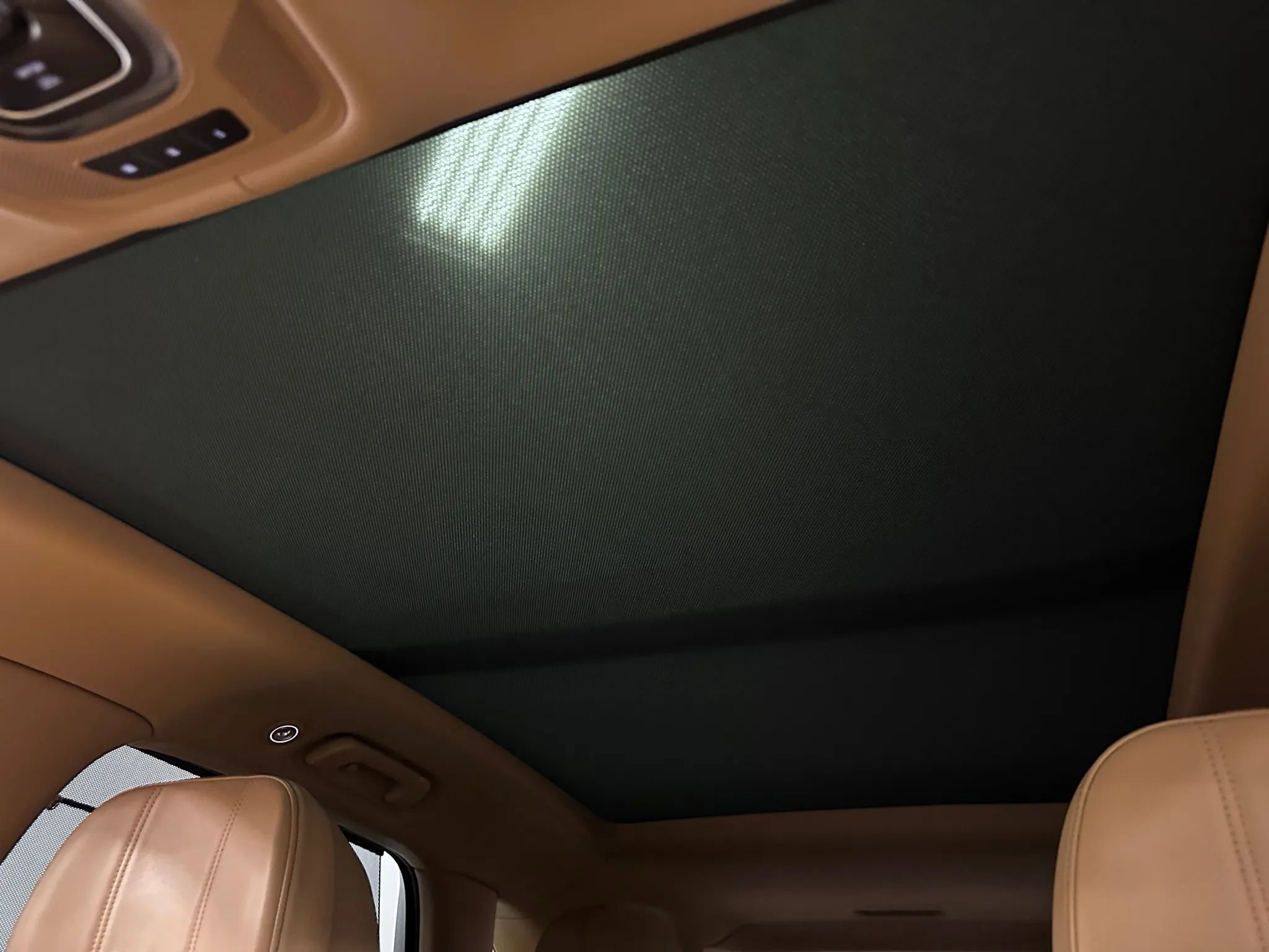 Used 2017 Bentley Bentayga image 44