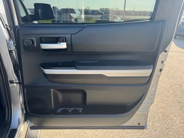 Used 2018 Toyota Tundra SR5 w/ SR5 Upgrade Package image 31