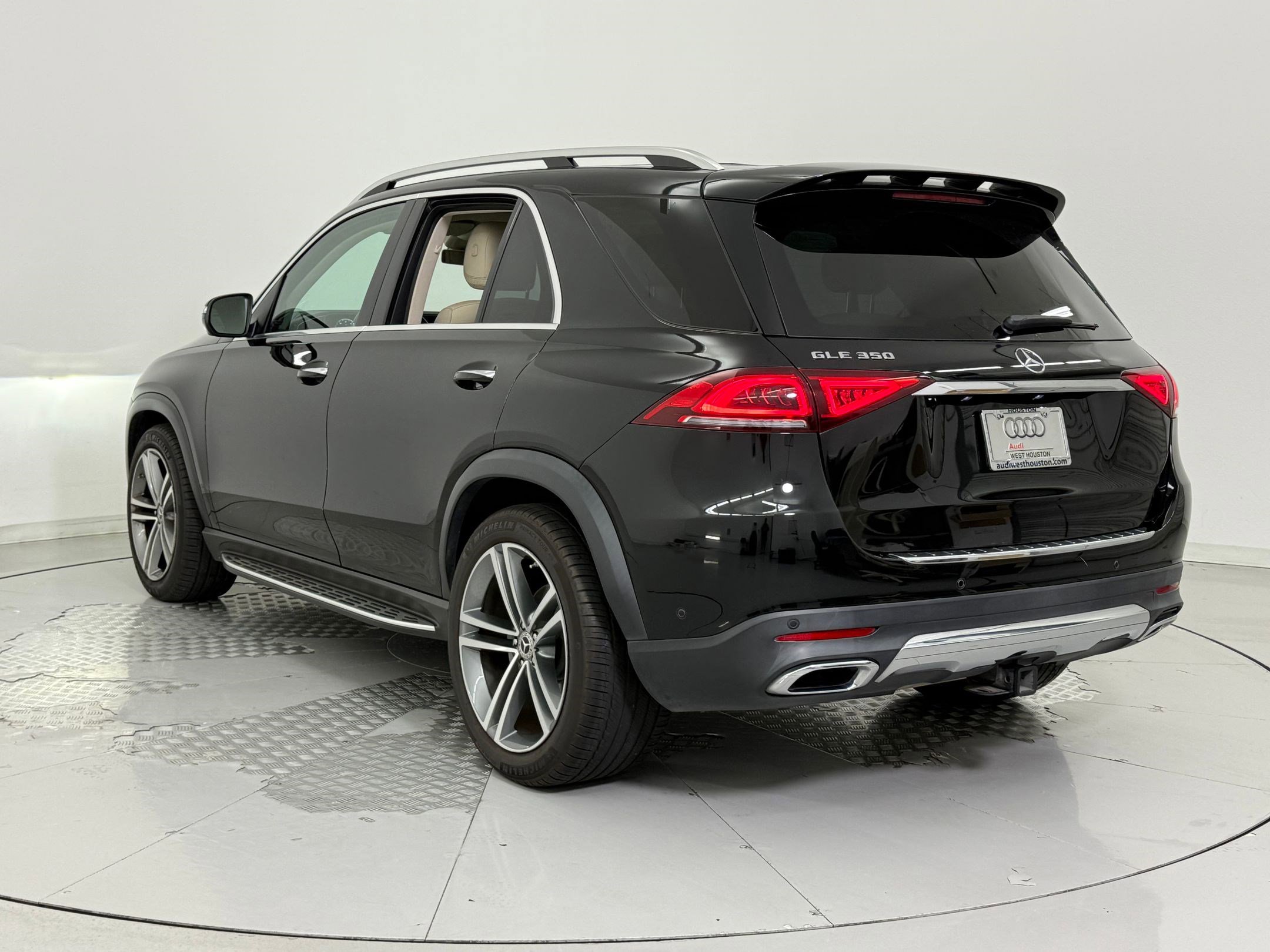 Used 2020 Mercedes-Benz GLE 350 image 3