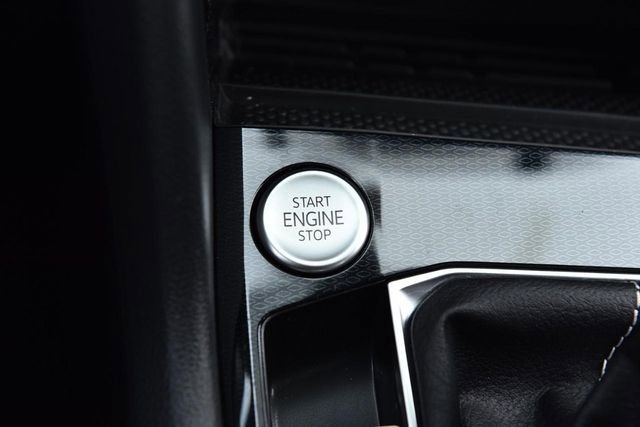 New 2026 Volkswagen Taos SE image 16