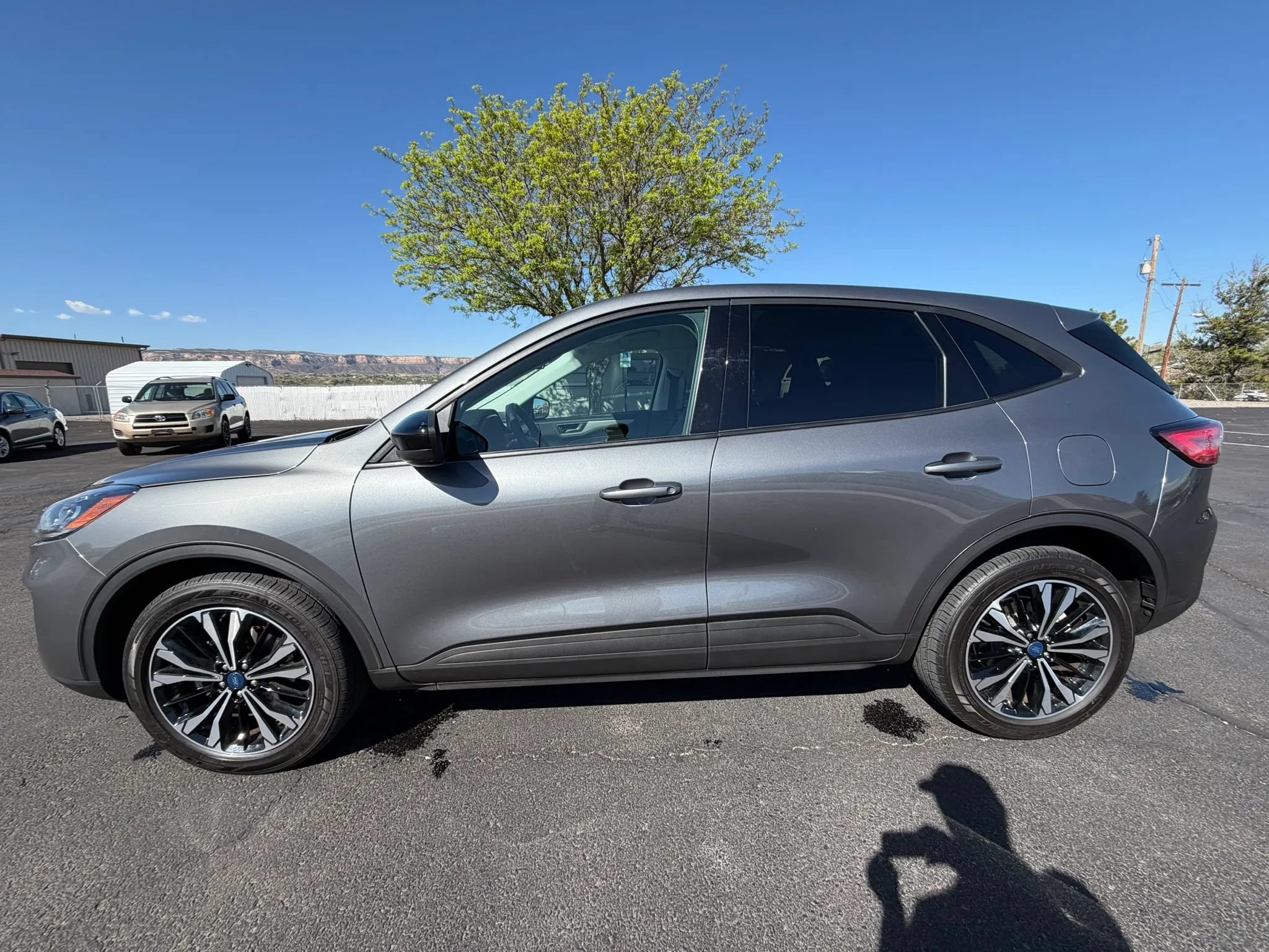 Used 2022 Ford Escape SE w/ SE Sport Appearance Package