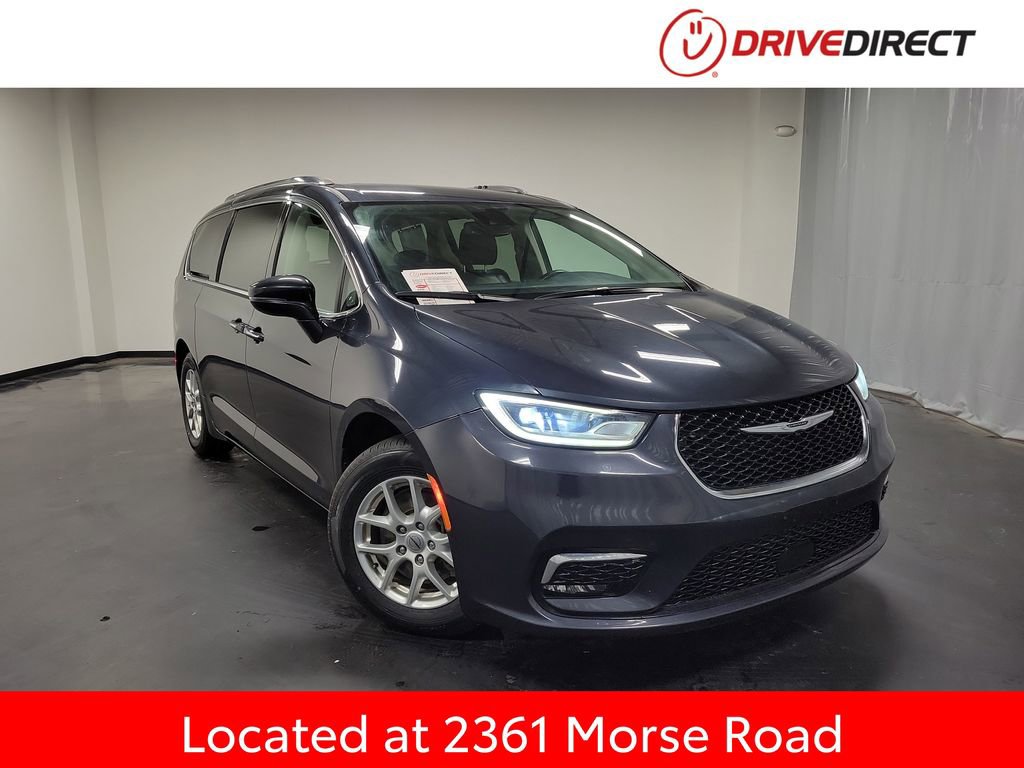 Used 2021 Chrysler Pacifica Touring-L image 1
