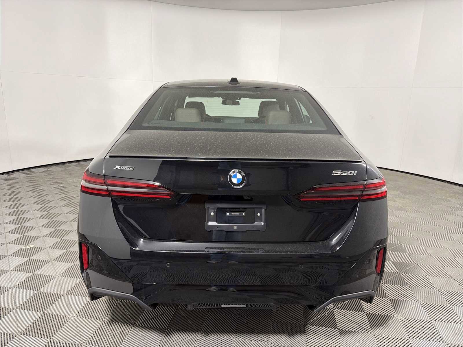 New 2027 BMW 530i xDrive AWD/4WD image 2