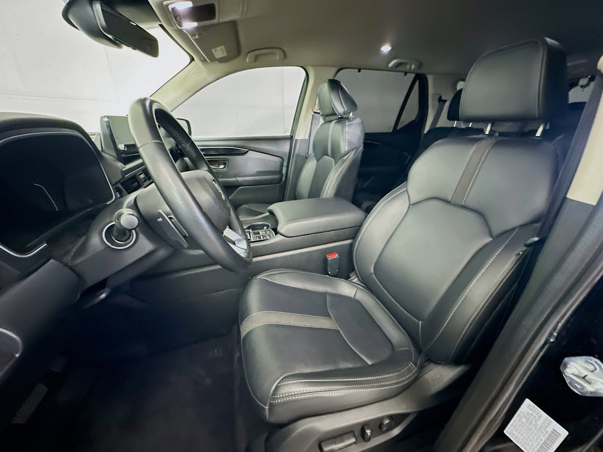 Used 2025 Honda Pilot EX-L image 13