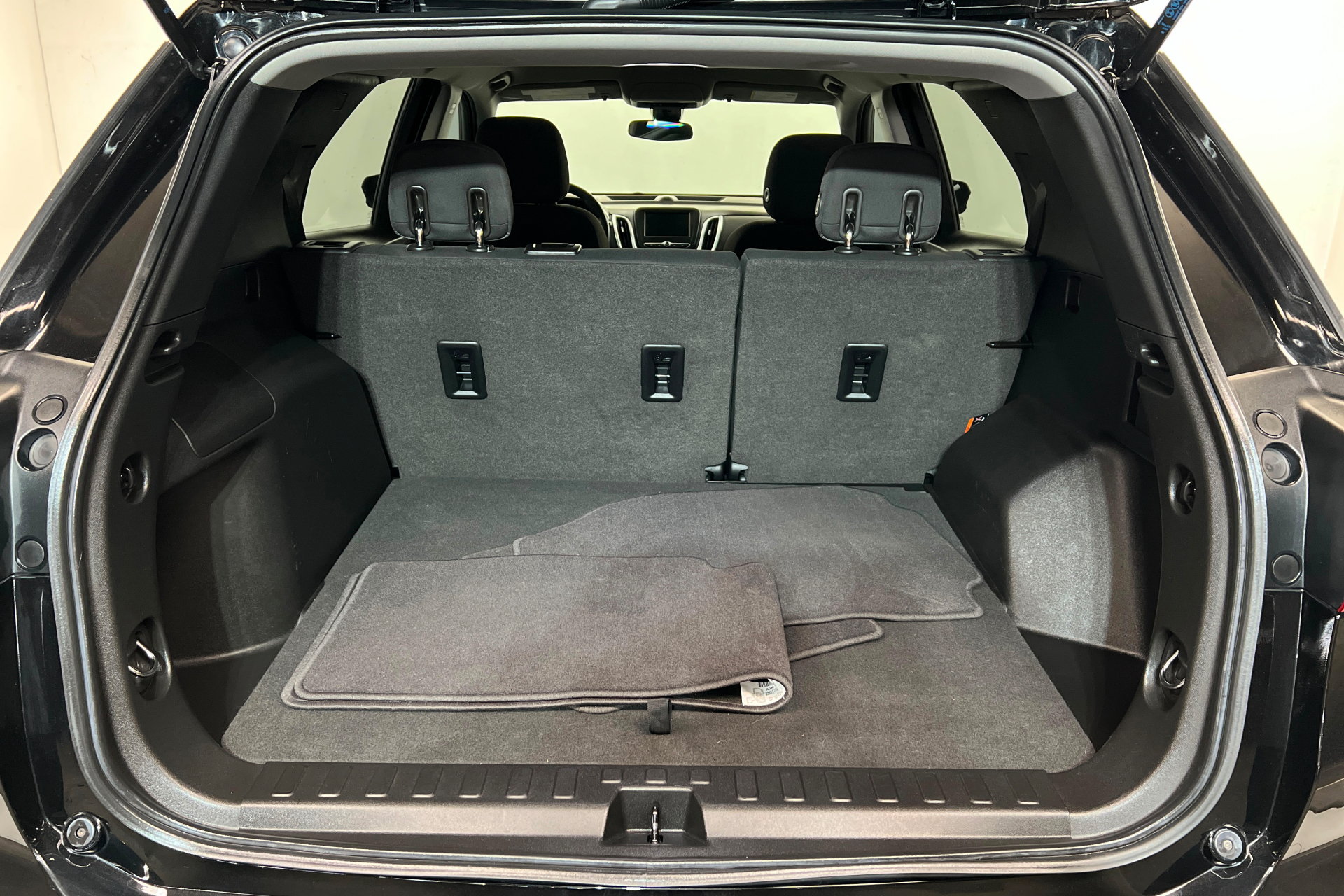 Used 2020 Chevrolet Equinox LT FWD image 23