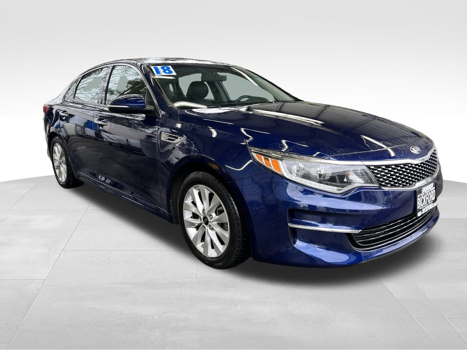 Used 2018 Kia Optima EX image 3