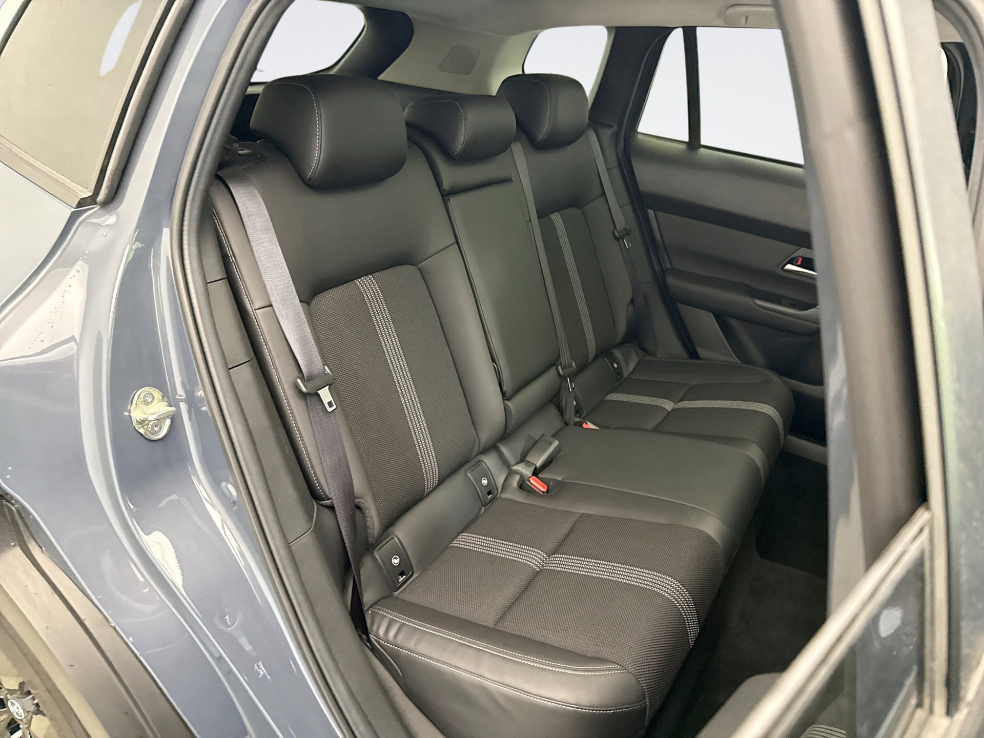 Used 2025 MAZDA CX-50 AWD 2.5 S w/ Premium Package image 18