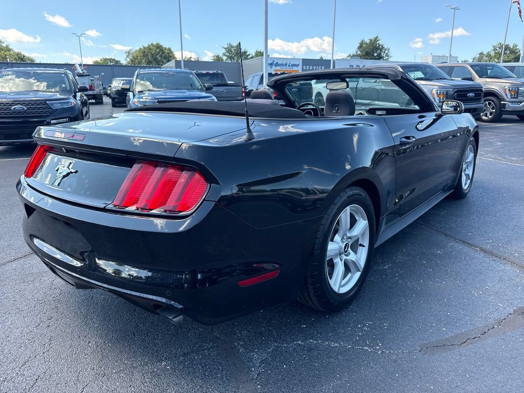 Used 2016 Ford Mustang Convertible RWD image 34