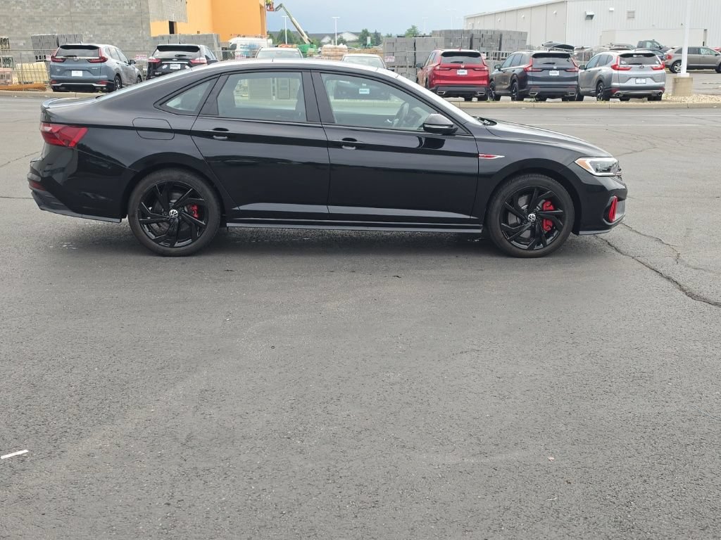 Used 2024 Volkswagen Jetta GLI Autobahn FWD image 9