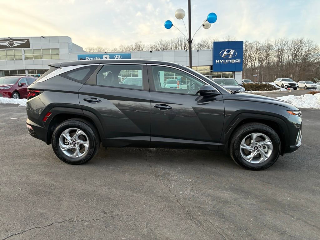Used 2023 Hyundai Tucson SE image 8