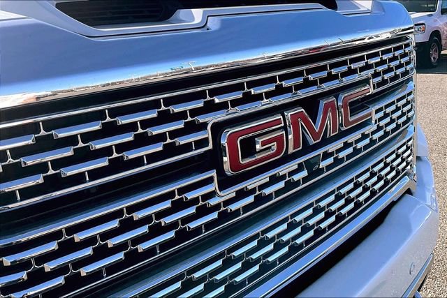 Used 2023 GMC Sierra 2500 Denali w/ Denali Ultimate Package image 32
