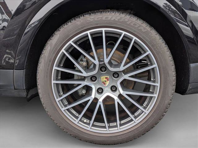 Used 2020 Porsche Cayenne S image 25