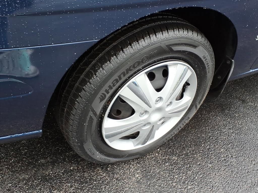 Used 2000 Daewoo Nubira SE FWD image 11