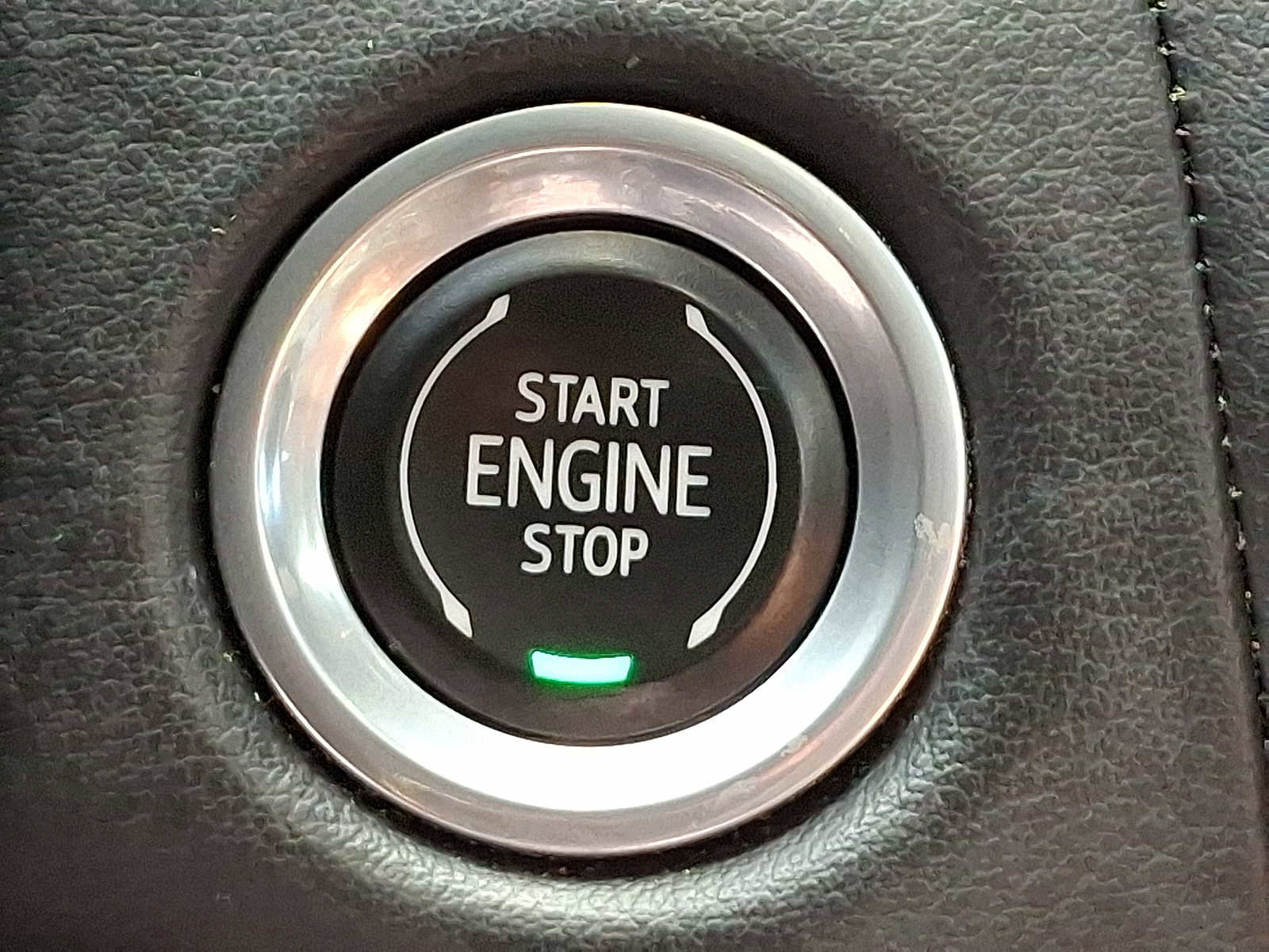 Used 2022 Chevrolet Suburban RST w/ Luxury Package image 26