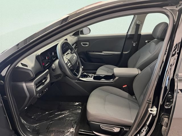 Used 2025 Kia K4 FWD image 13