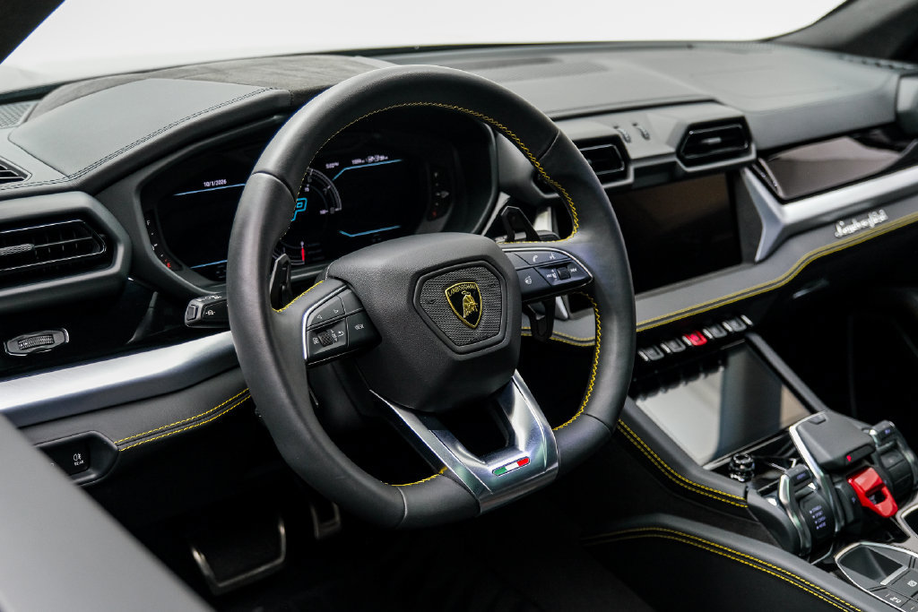 Used 2025 Lamborghini Urus SE AWD/4WD image 18