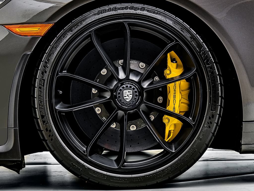 Used 2019 Porsche 911 Speedster RWD image 40