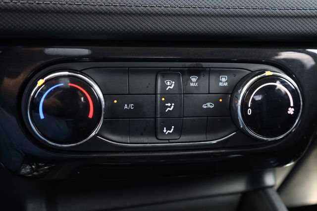 Used 2025 Chevrolet TrailBlazer LT AWD/4WD image 23