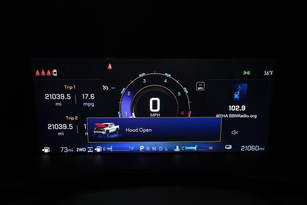 Certified 2024 Chevrolet Colorado Z71 w/ LPO, Dark Essentials Package image 2