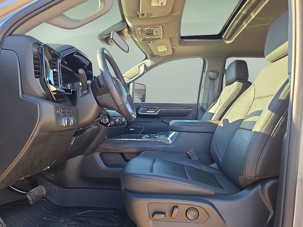 Used 2025 GMC Sierra 2500 SLT w/ SLT Premium Package image 26