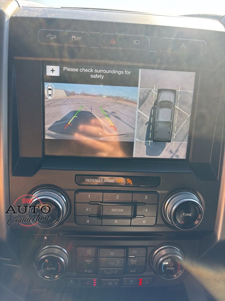 Used 2018 Ford F150 Platinum w/ Equipment Group 701A Luxury image 19