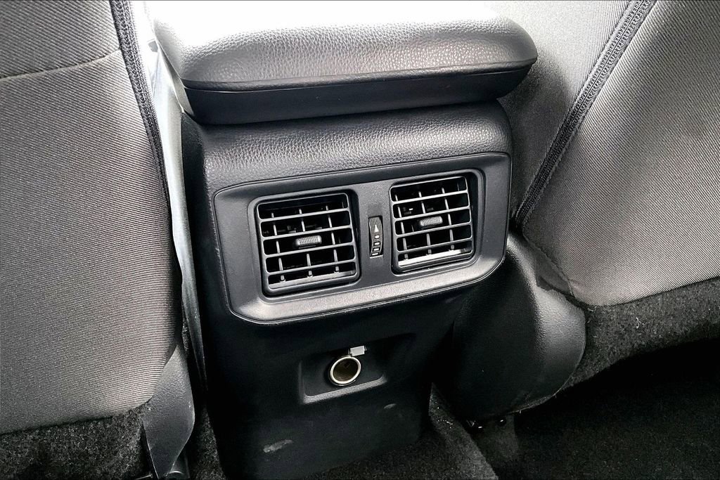 Used 2025 Toyota RAV4 LE AWD/4WD image 33