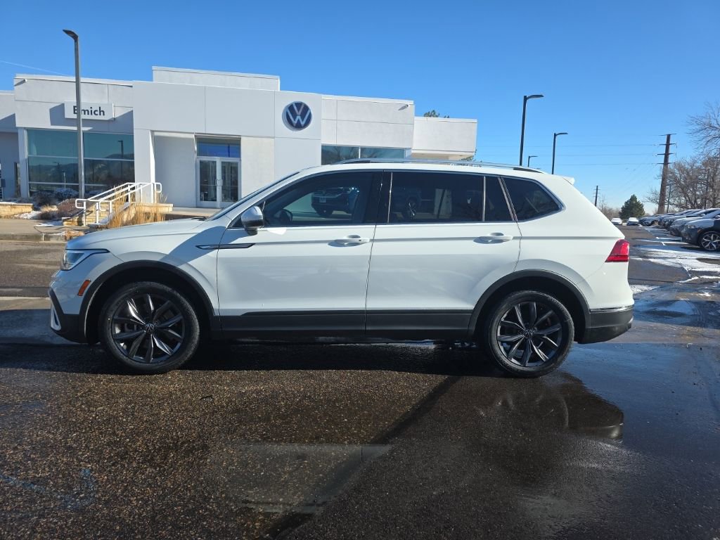 Certified 2022 Volkswagen Tiguan SE w/ Panoramic Sunroof Package image 2