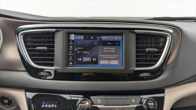 Used 2022 Chrysler Voyager LX FWD image 26