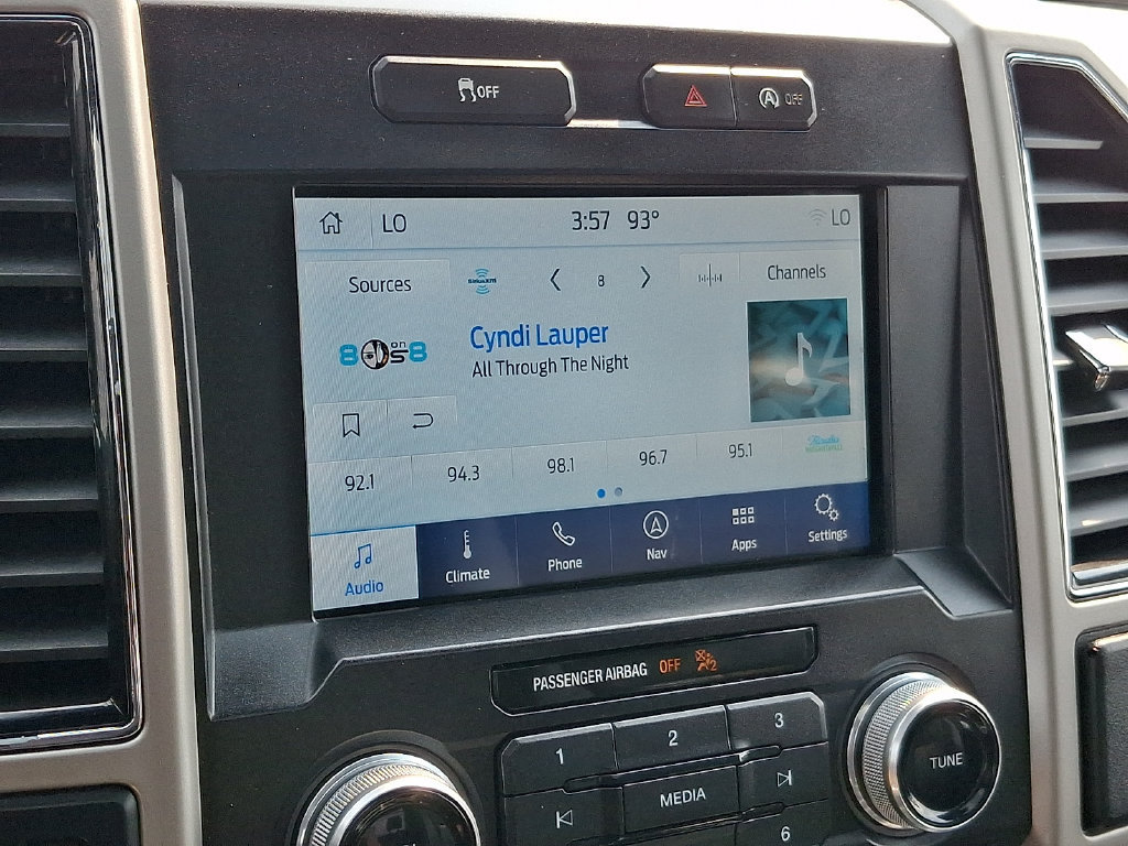 Used 2019 Ford F150 Lariat w/ Equipment Group 502A Luxury AWD/4WD image 18