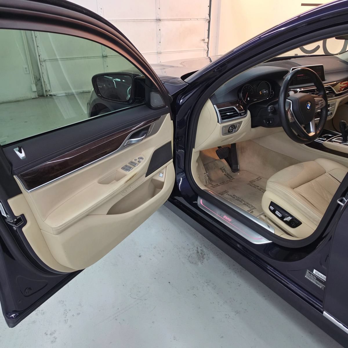 Used 2019 BMW 750i xDrive AWD/4WD image 13