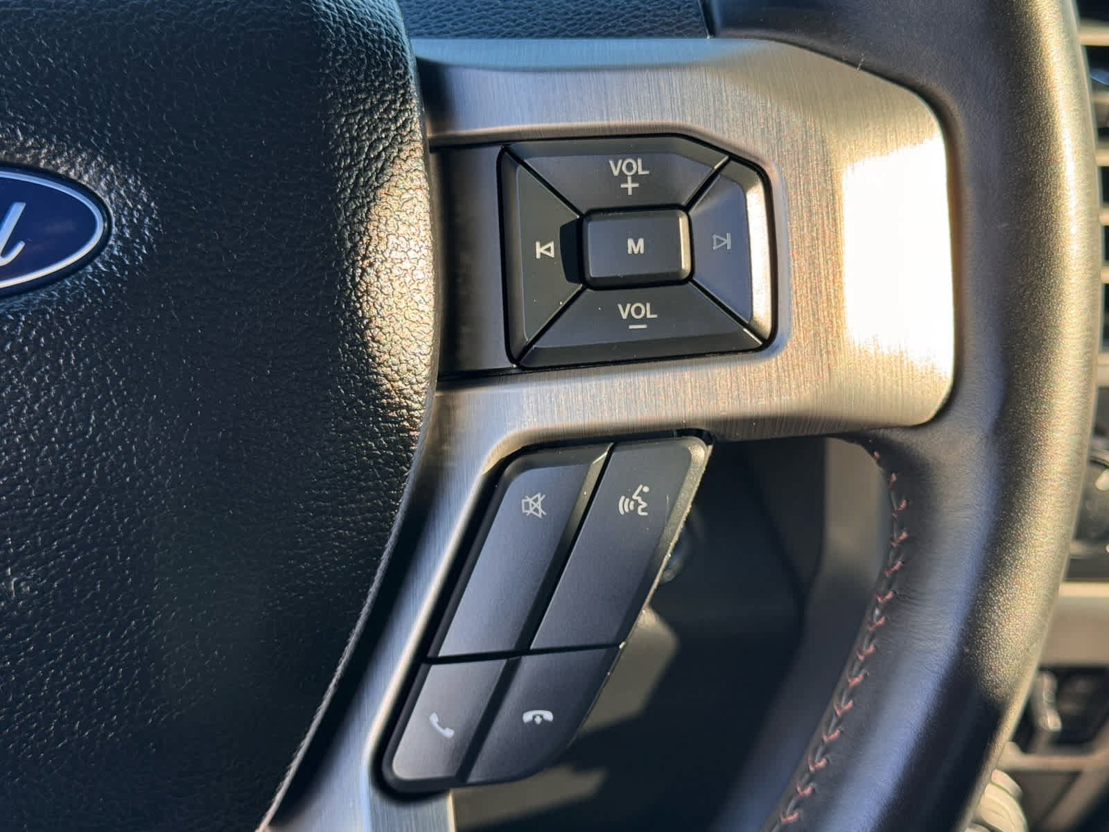 Certified 2020 Ford F250 Platinum w/ Tremor Off-Road Package AWD/4WD image 27