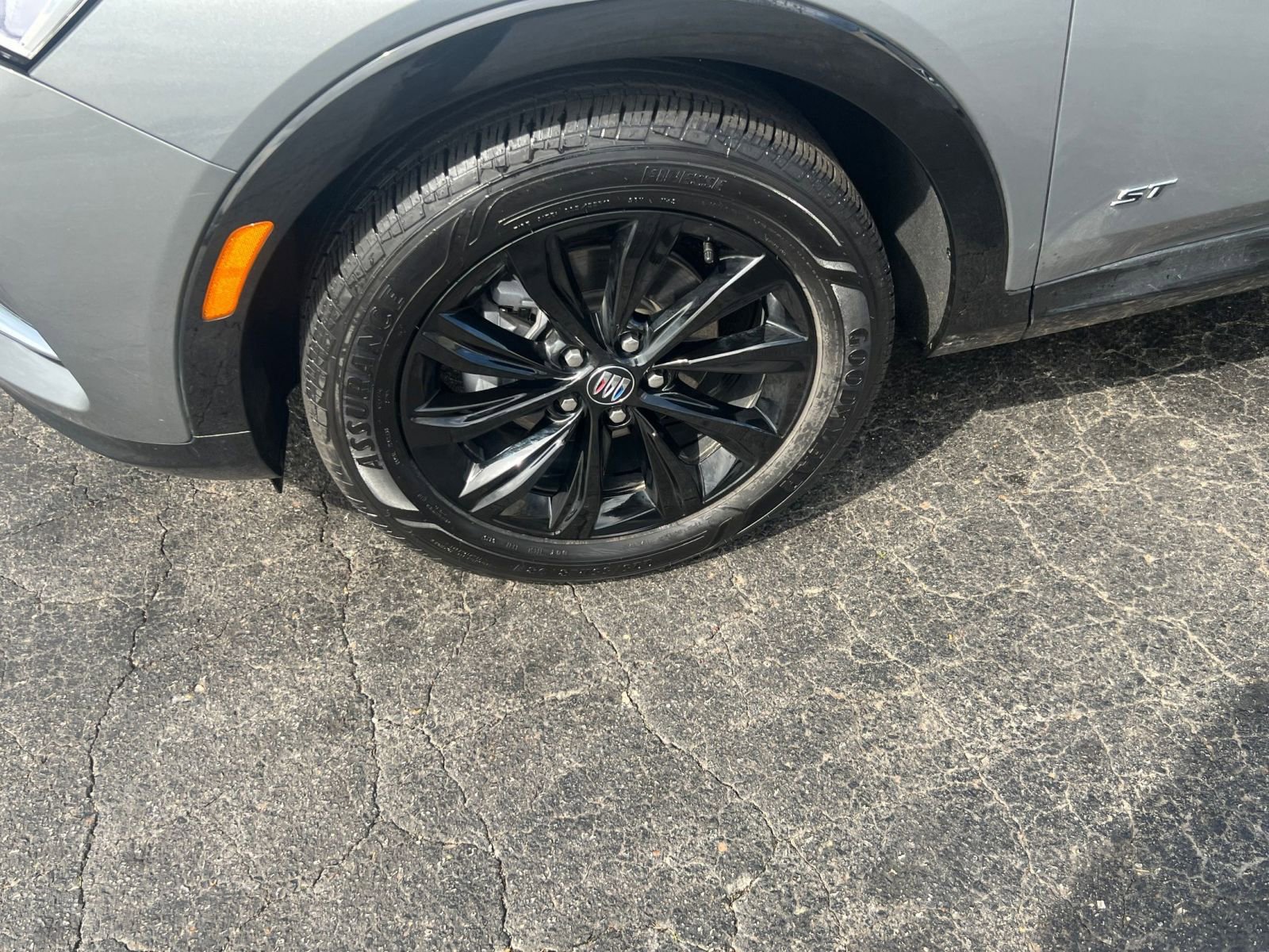 Used 2025 Buick Envista Sport Touring image 24