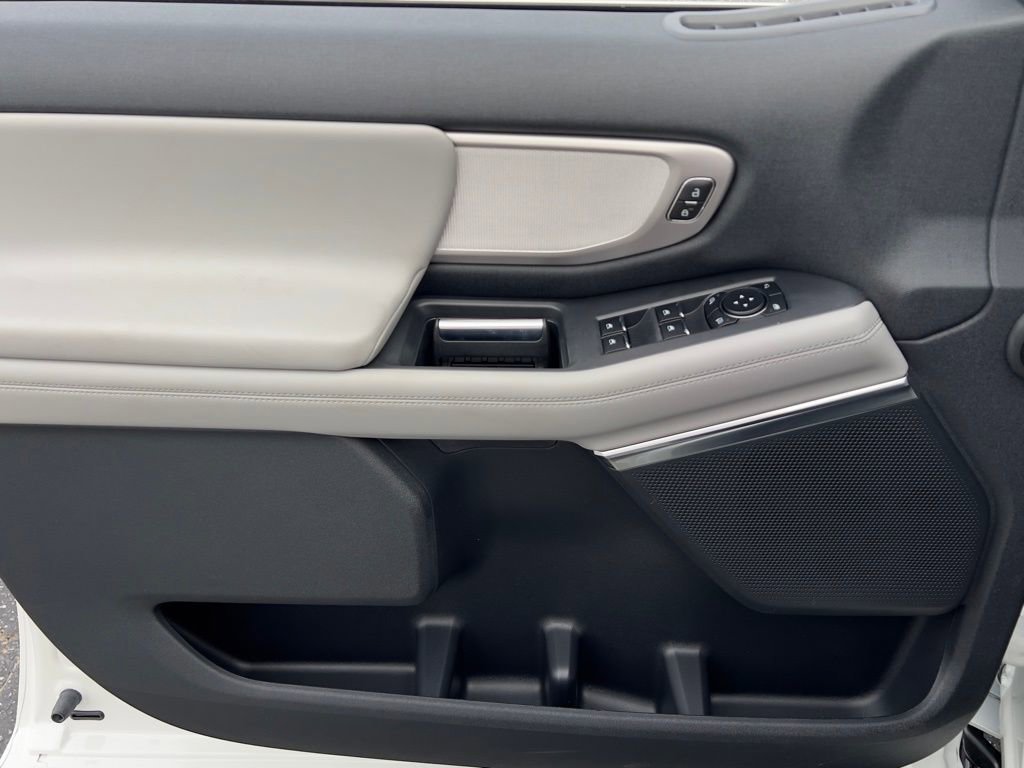 New 2026 Ford Expedition Active image 13