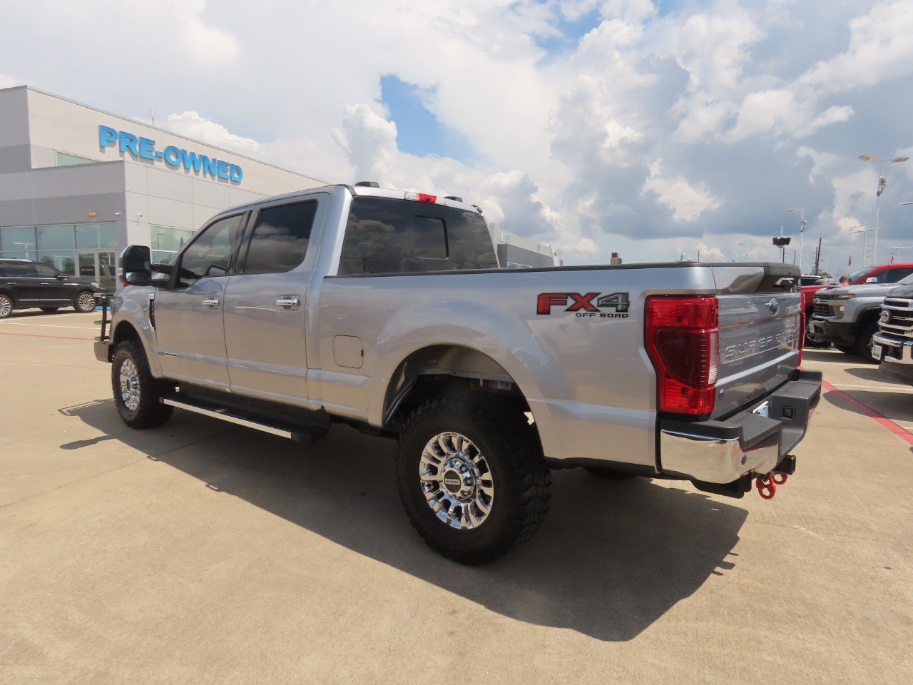 Used 2021 Ford F250 XLT w/ XLT Premium Package AWD/4WD image 16